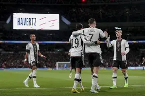 kaiyun 开云体育-今晚广州队迎来里程碑——德国杯节点到来，引发热议，控场能力受关注